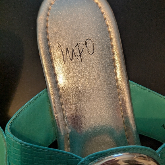 Elegant Turquoise Sandals with Silver Detail - Picture 5 of 7